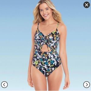 Slimming Control one piece Beach Betty by Miracle